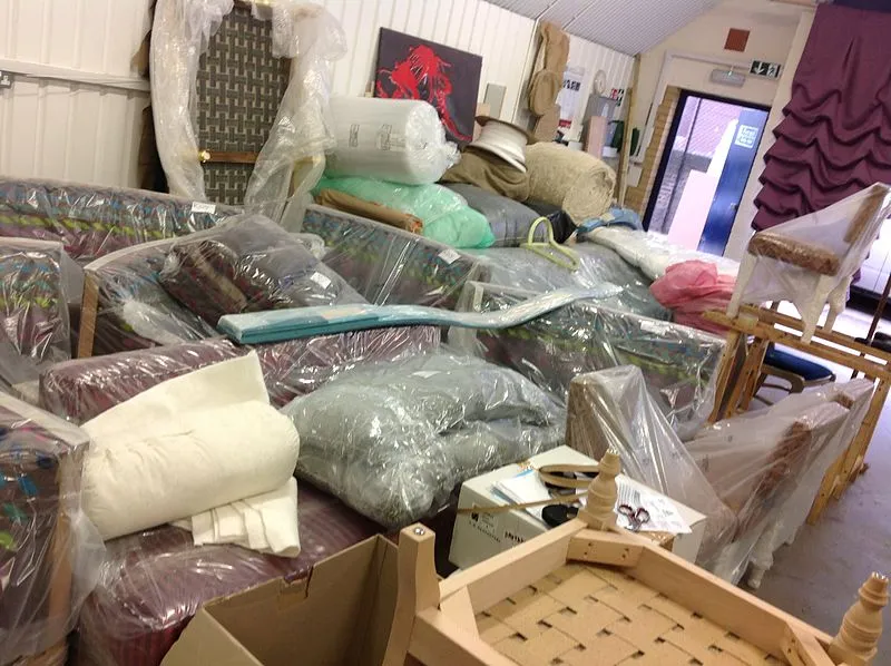 800px-Office_removal_company